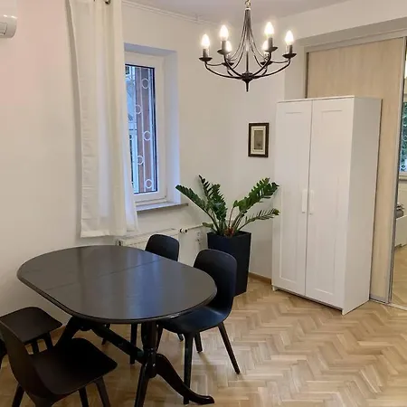Mokotow Wernyhory Apartment *